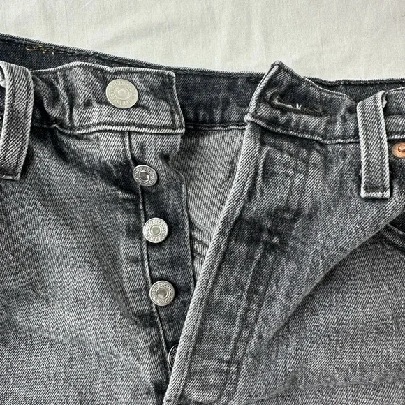 Levi's 501 High Rise Denim Jean Shorts Women Sz 30 Black Gray Distressed Cutoff - Picture 7 of 10